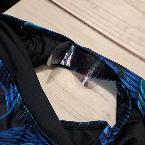 Relleciga Leaf Print One Piece Swimsuit Size Medium - Picture 6 of 8